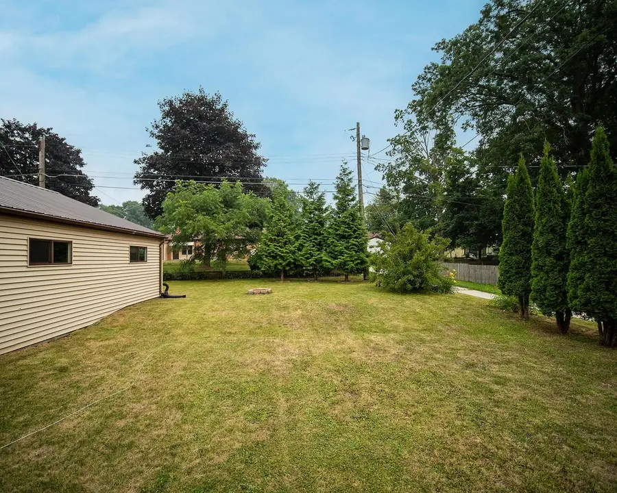 3701 Schroeder DRIVE, Manitowoc, WI 54220 - #2