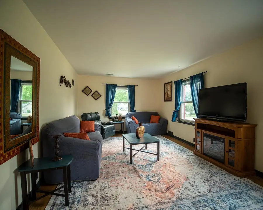 3701 Schroeder DRIVE, Manitowoc, WI 54220 - #3