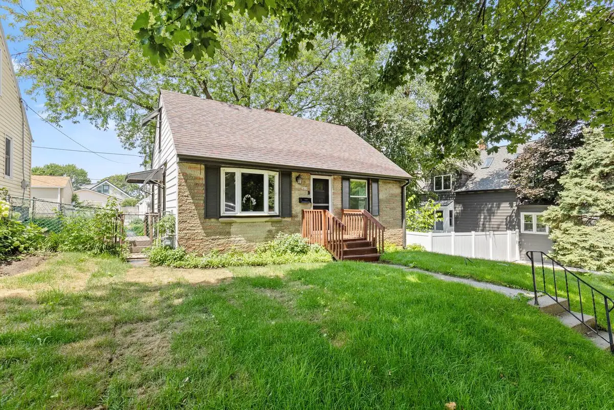 3819 S Arctic AVENUE, Saint Francis, WI 53235 - #1