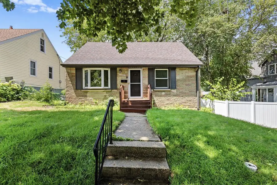 3819 S Arctic AVENUE, Saint Francis, WI 53235 - #2