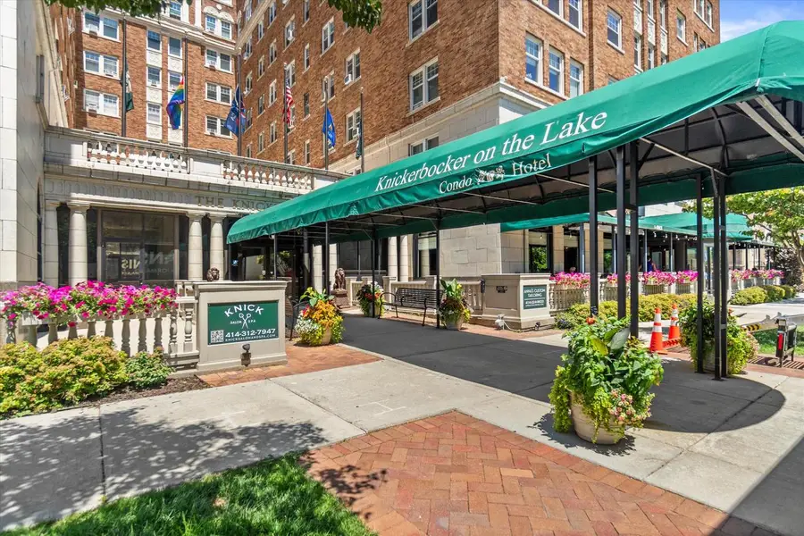 1028 E Juneau AVENUE #418, Milwaukee, WI 53202 - #2