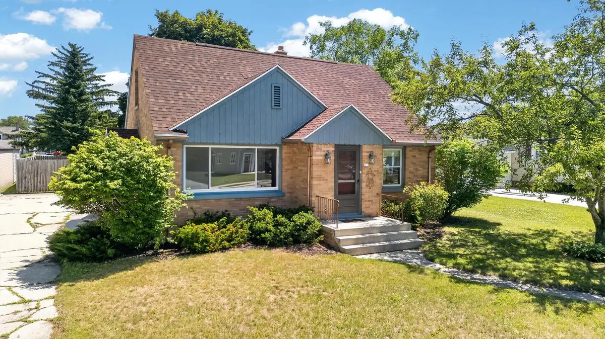 215 N 11th STREET, Oostburg, WI 53070 - #1