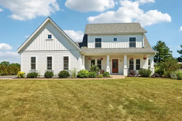 N52w30598 Moraine DRIVE, Hartland, WI 53029