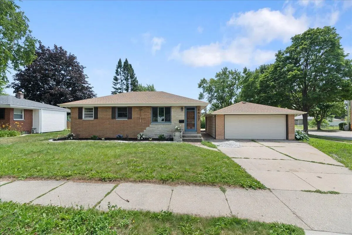 8537 W Denver AVENUE, Milwaukee, WI 53224 - #1