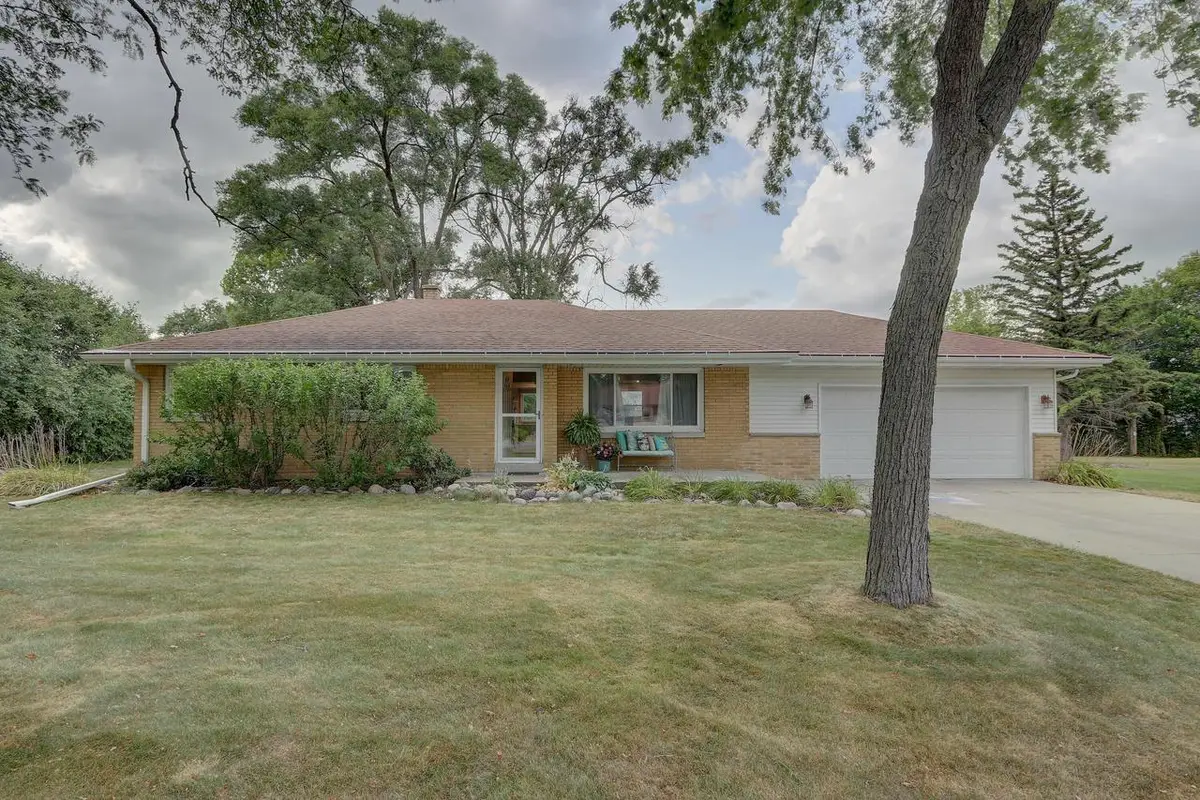 15728 W Robin ROAD, New Berlin, WI 53151 - #1