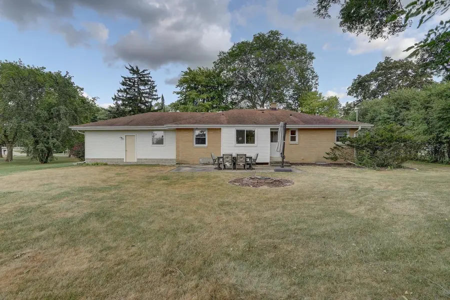 15728 W Robin ROAD, New Berlin, WI 53151 - #2