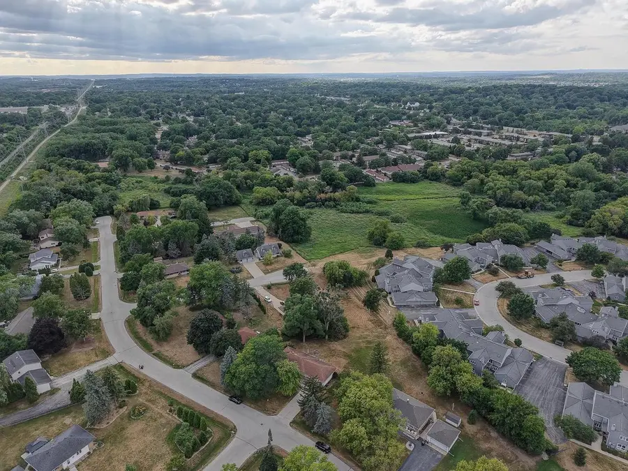 15728 W Robin ROAD, New Berlin, WI 53151 - #3