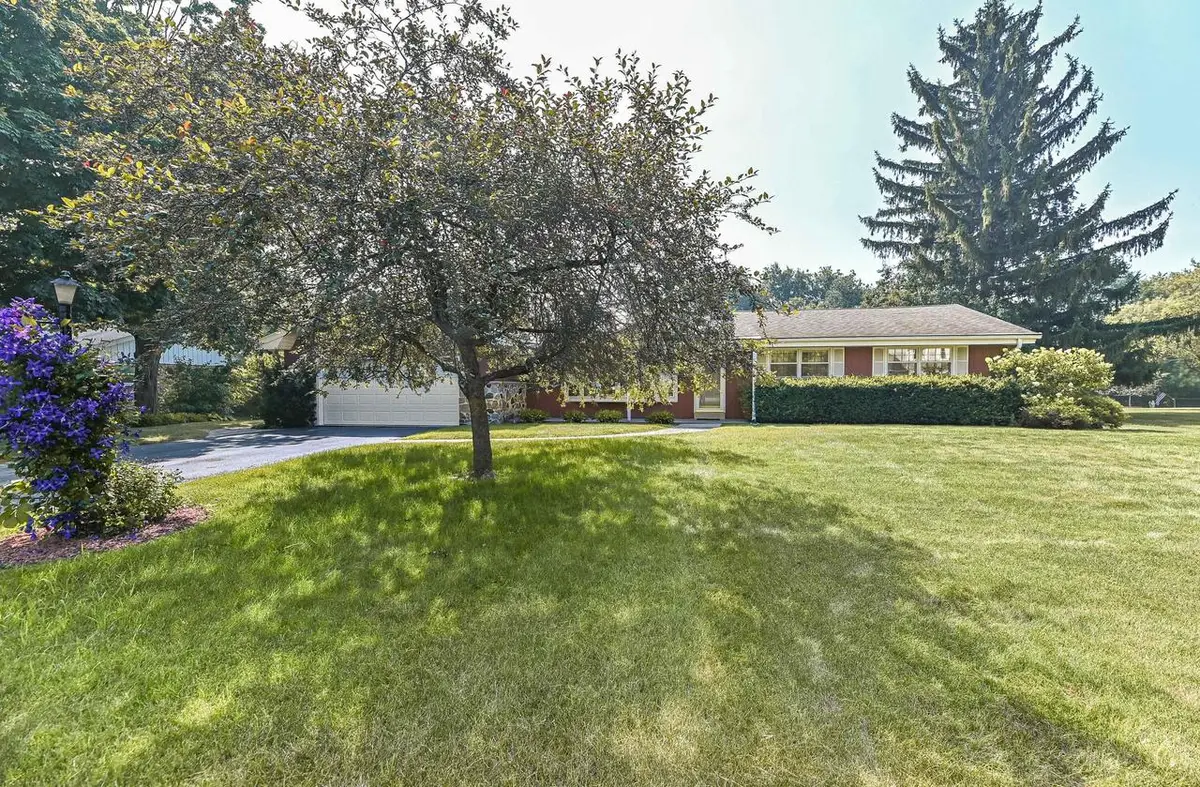 18571 W Hillcrest DRIVE, New Berlin, WI 53146 - #1