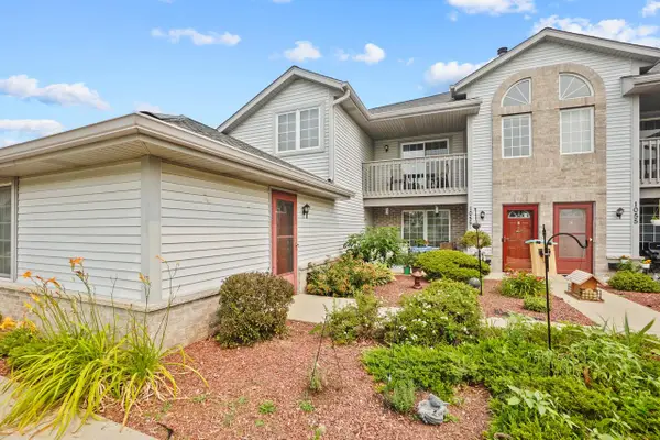 1055 Quinlan DRIVE #H, Pewaukee, WI 53072