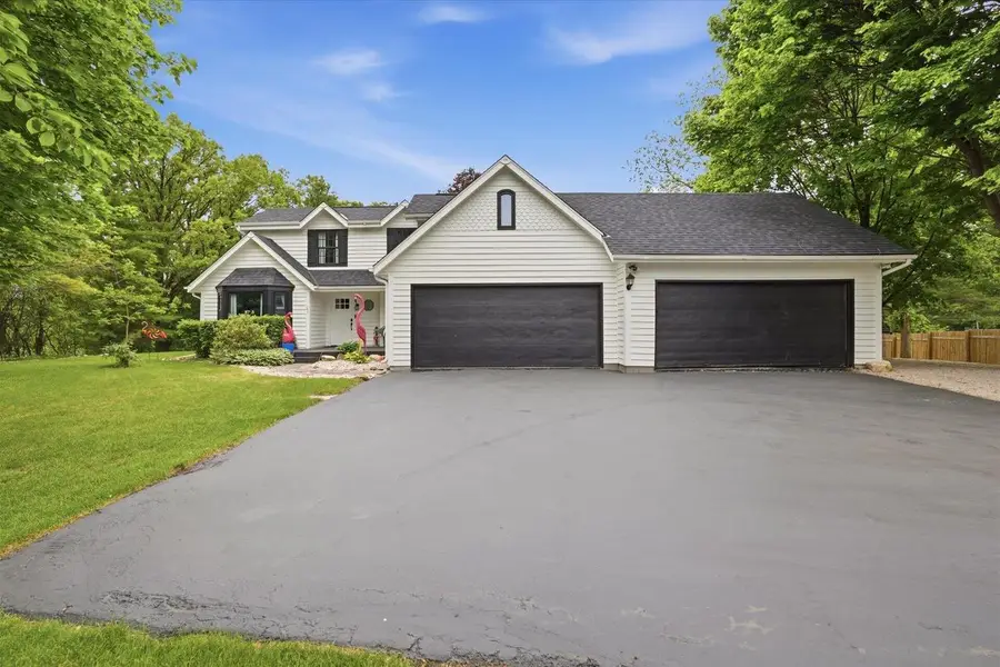 423 Bron Derw COURT, Wales, WI 53183 - #2