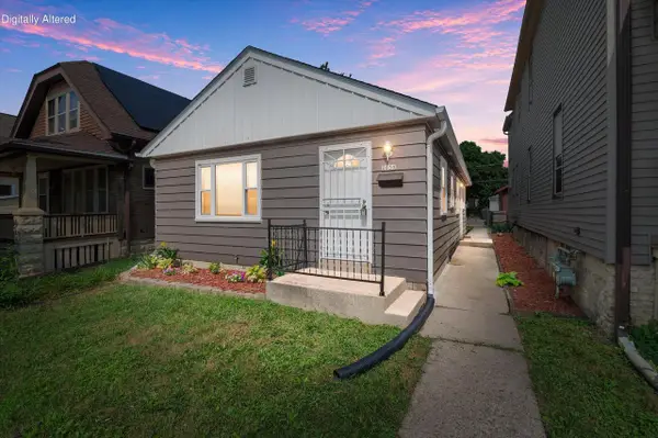 2030 S 77th STREET, West Allis, WI 53219