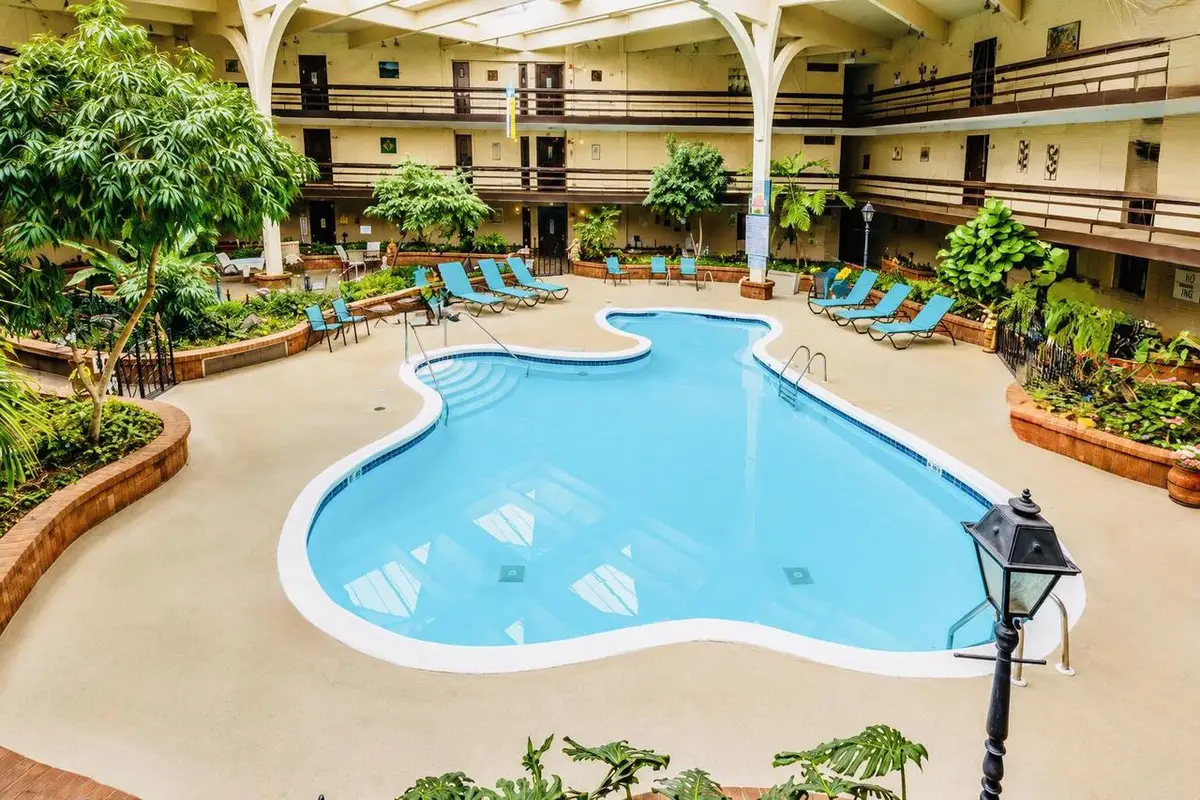 5200 S Tuckaway BOULEVARD #300, Greenfield, WI 53221 - #1