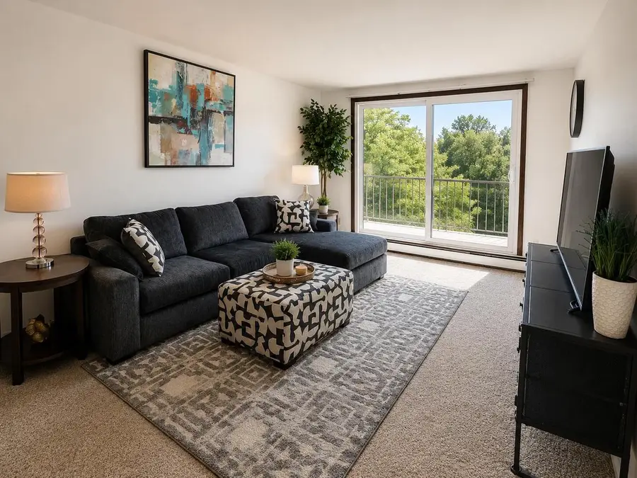 5200 S Tuckaway BOULEVARD #300, Greenfield, WI 53221 - #3