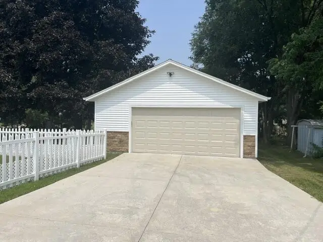 238 Lincoln DRIVE N, West Bend, WI 53095 - #3