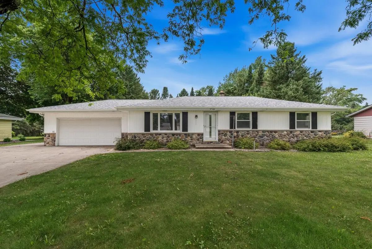 5749 Debbie LANE, West Bend, WI 53095 - #1