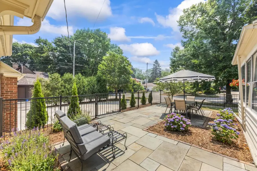 4400 N Wildwood AVENUE, Shorewood, WI 53211 - #3
