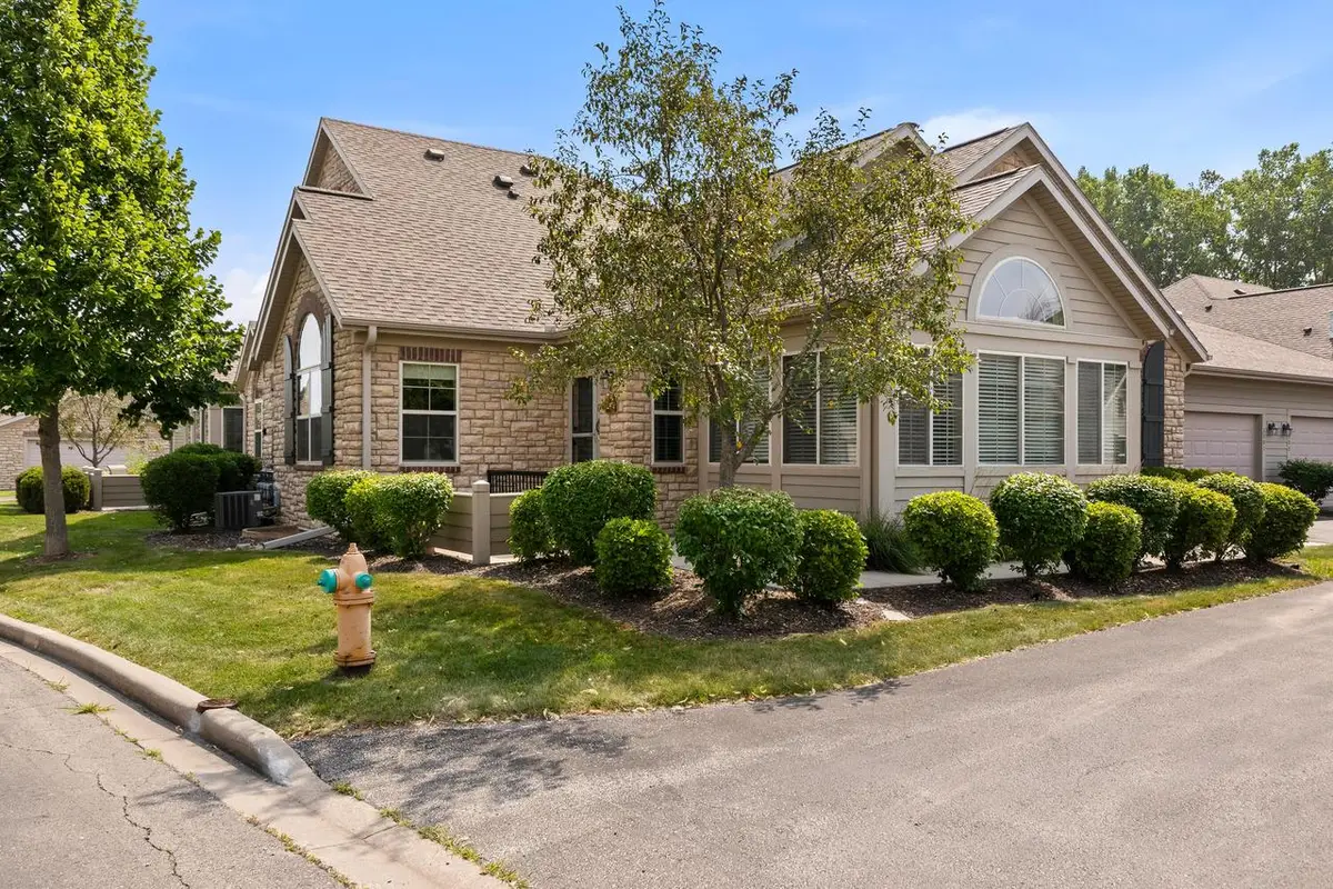 2301 E Sienna WAY, Appleton, WI 54913 - #1