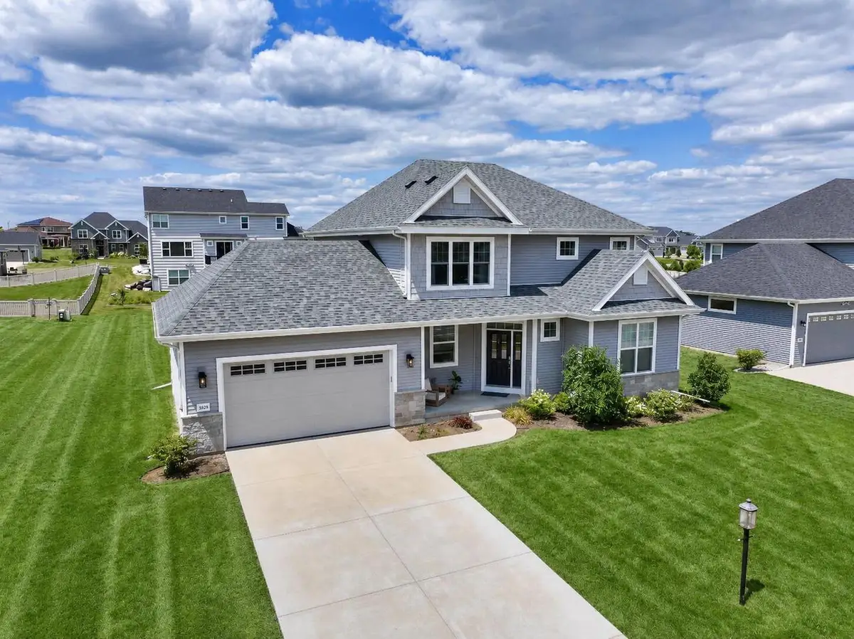 8829 S Shady Leaf LANE, Franklin, WI 53132 - #1