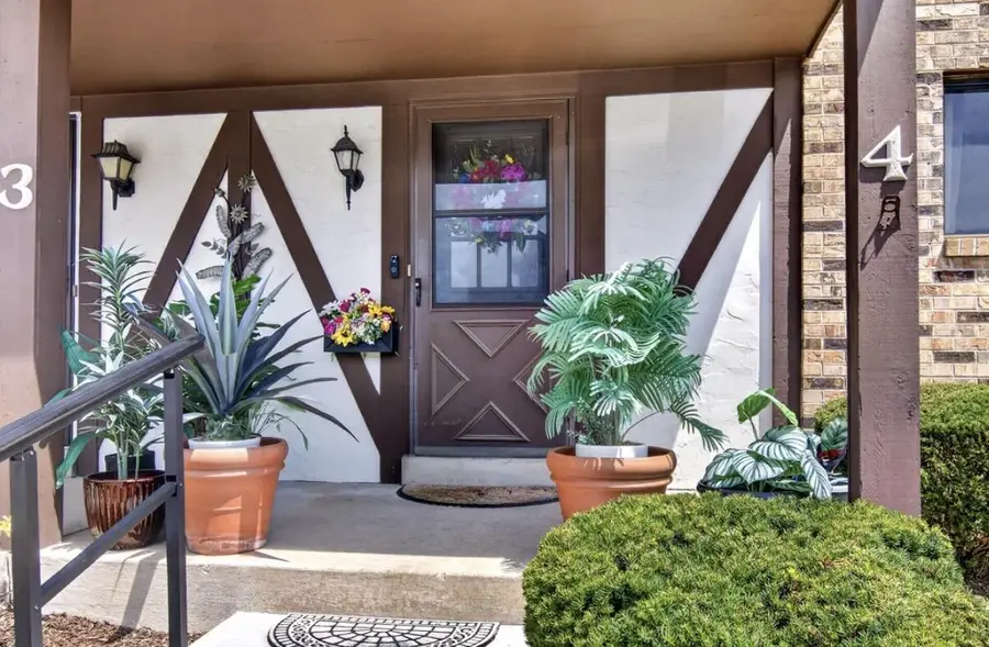 5616 Cambridge LANE, Mount Pleasant, WI 53406 - #2