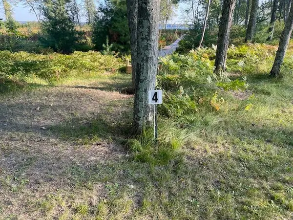 W6195 SANDSTONE LANE, Crivitz, WI 54114