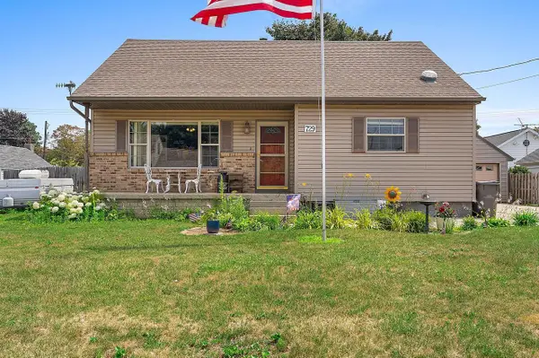 729 Woodlawn DRIVE, Manitowoc, WI 54220