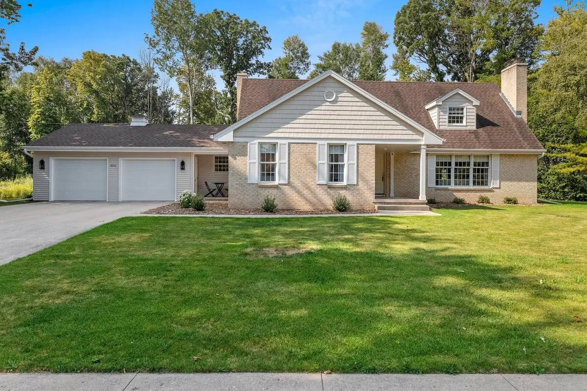 3511 Wildwood DRIVE, Manitowoc, WI 54220 - #1