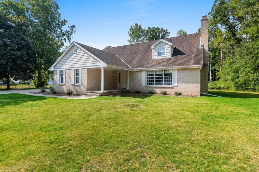 3511 Wildwood DRIVE, Manitowoc, WI 54220 - #2