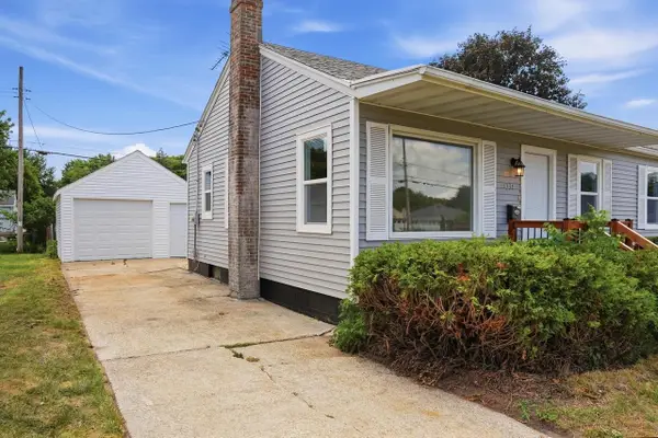1334 Benton AVENUE, Janesville, WI 53545
