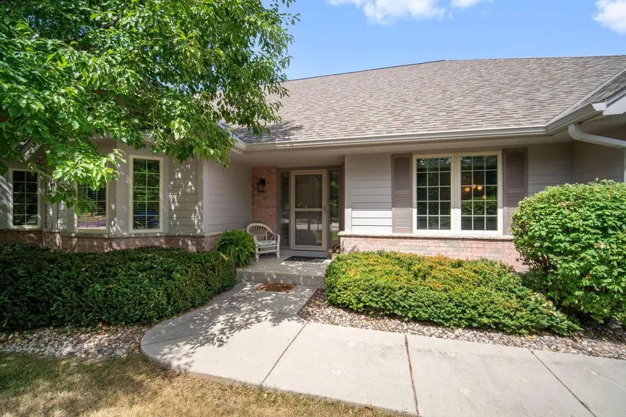 10752 N Oxford COURT, Mequon, WI 53092 - #2