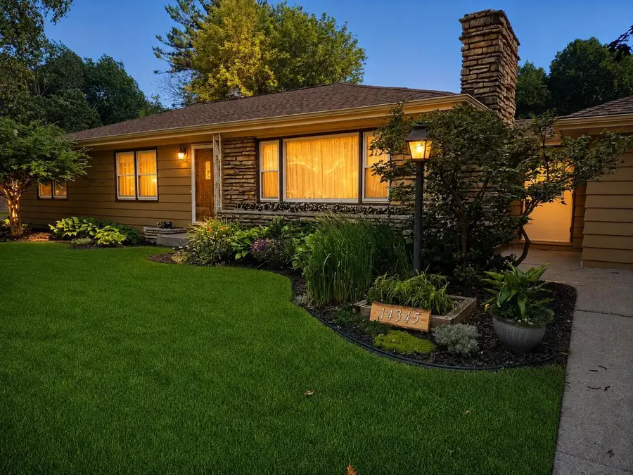 14345 Hyland DRIVE, Brookfield, WI 53005 - #2