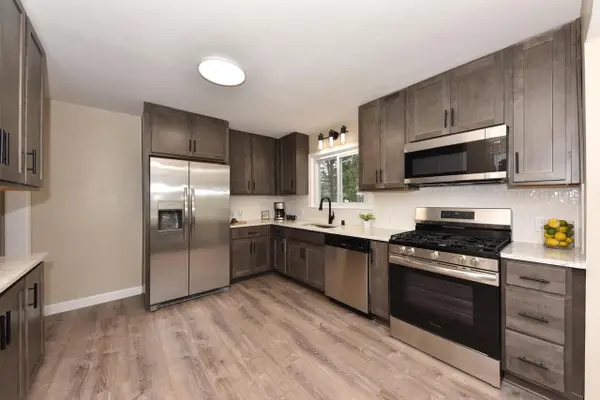 4212 W Clinton AVENUE, Milwaukee, WI 53209