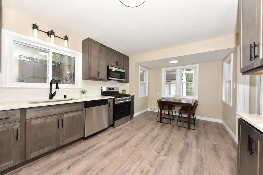4212 W Clinton AVENUE, Milwaukee, WI 53209 - #2