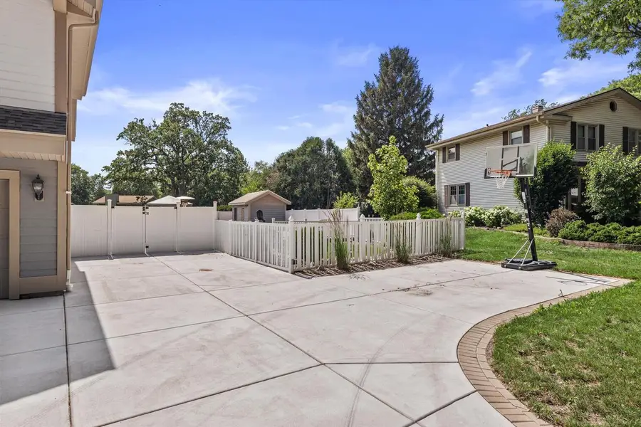 2802 Coventry LANE, Waukesha, WI 53188 - #2