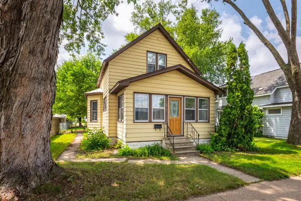 1327 Wood STREET, La Crosse, WI 54603
