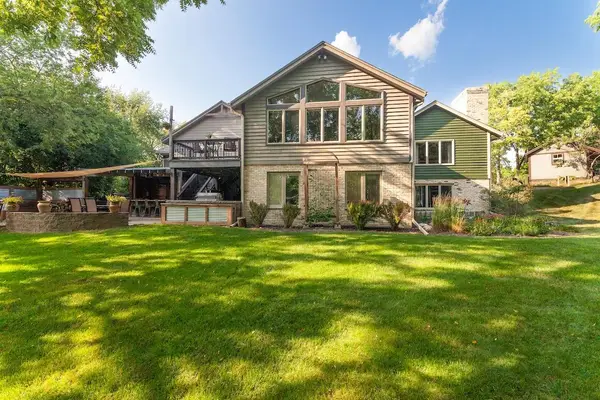 W318N1050 Huckleberry WAY, Delafield, WI 53018
