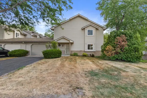 422 Meadowridge CIRCLE, Lake Mills, WI 53551