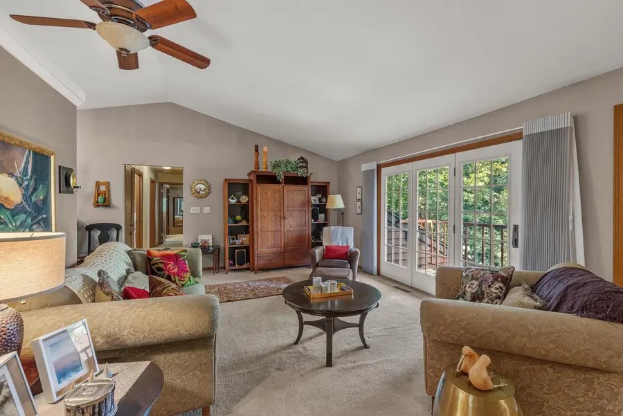 4242 S Ridgewood LANE #4242, Greenfield, WI 53221 - #3