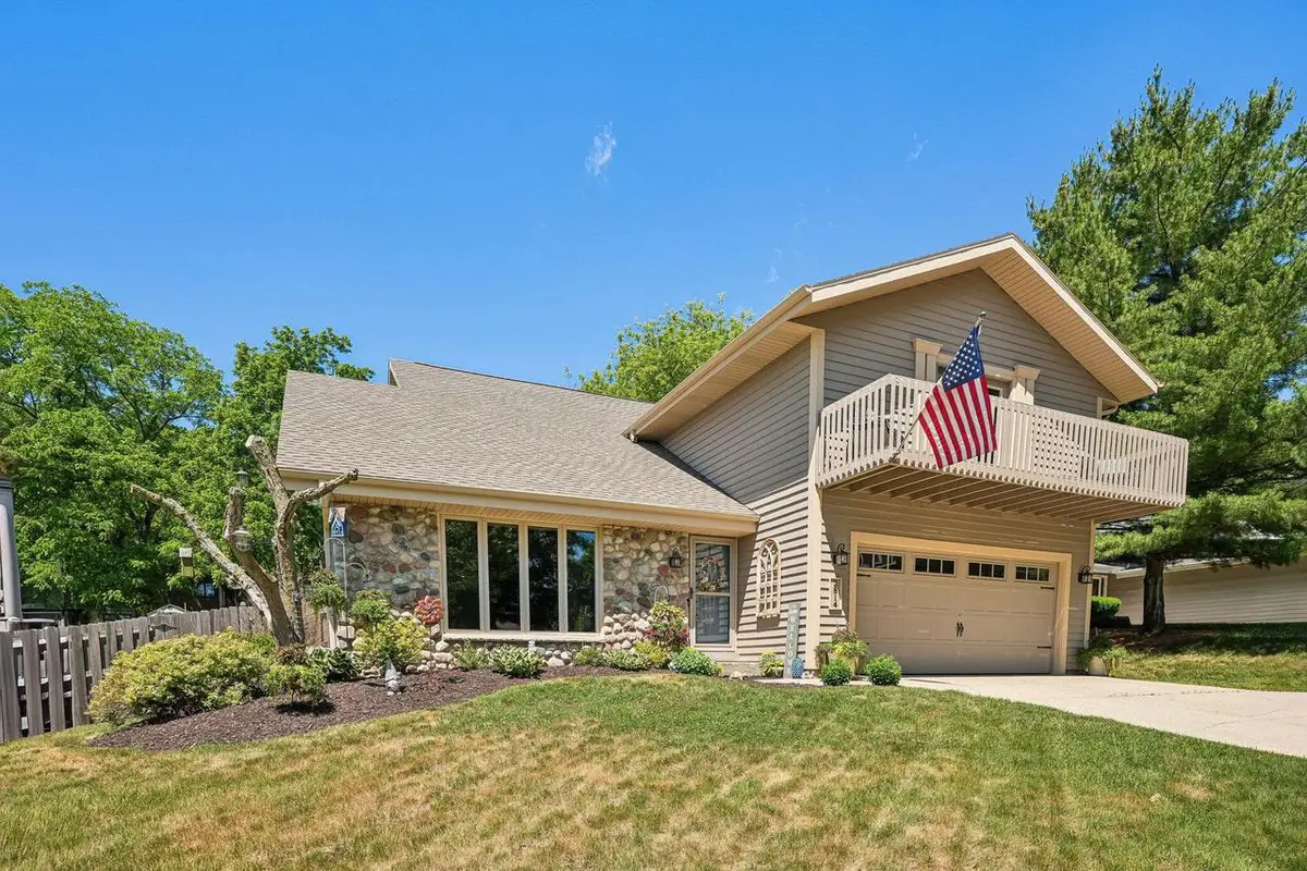 2814 Buckingham COURT, Waukesha, WI 53188 - #1