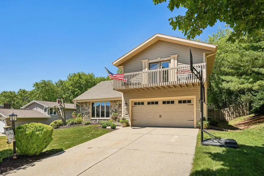 2814 Buckingham COURT, Waukesha, WI 53188 - #2