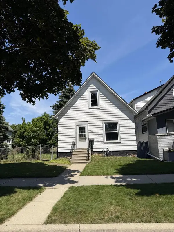 3936 E Squire AVENUE, Cudahy, WI 53110