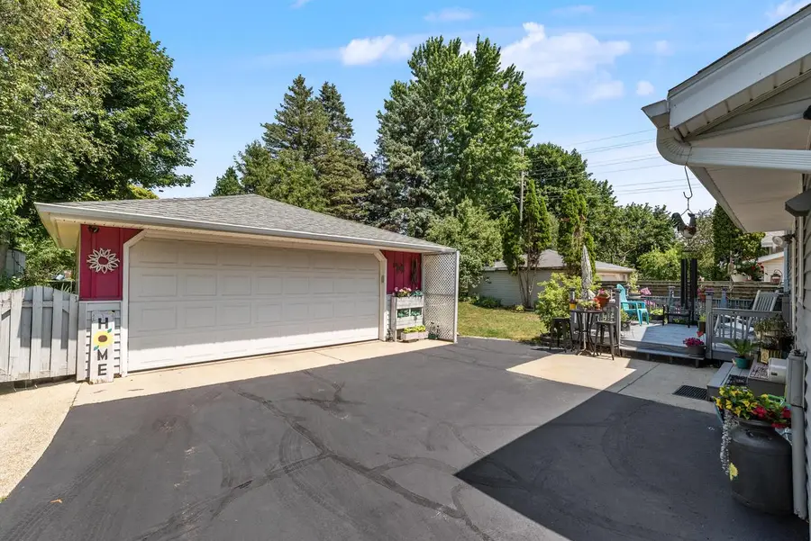 2108 Hemlock STREET, West Bend, WI 53090 - #2