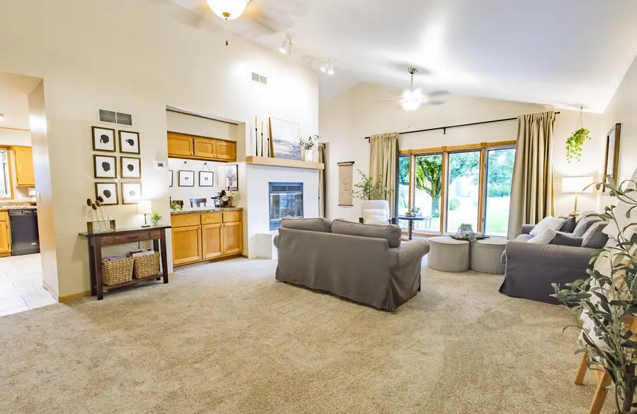 W226N2555 Oakwood LANE, Waukesha, WI 53186 - #2
