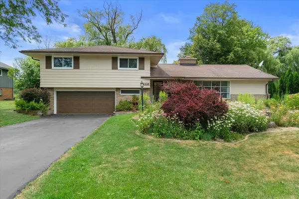 9041 N Rexleigh DRIVE, Bayside, WI 53217