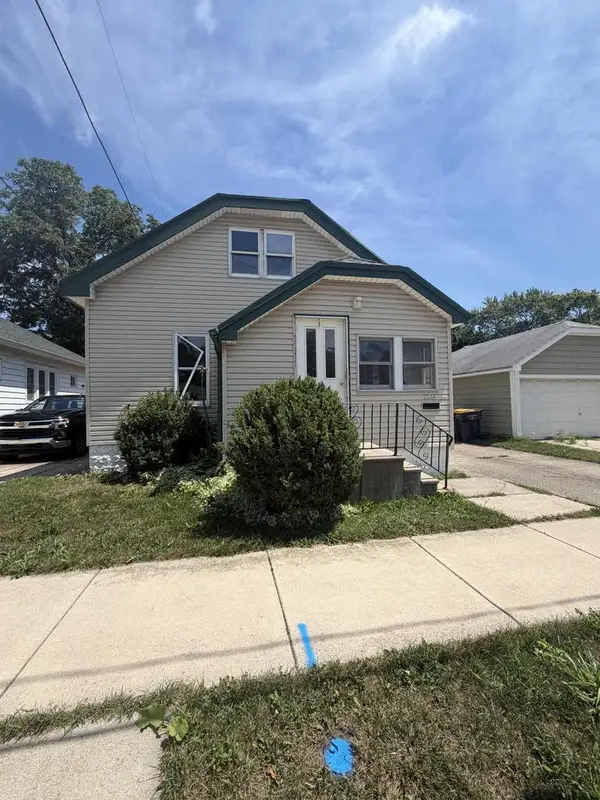 1524 S 87th STREET, West Allis, WI 53214