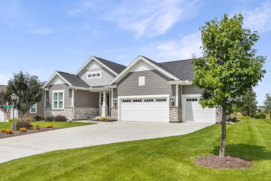2929 Mendota DRIVE, Oconomowoc, WI 53066 - #2