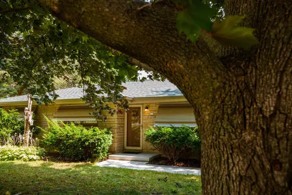 N76W14308 Northpoint DRIVE, Menomonee Falls, WI 53051