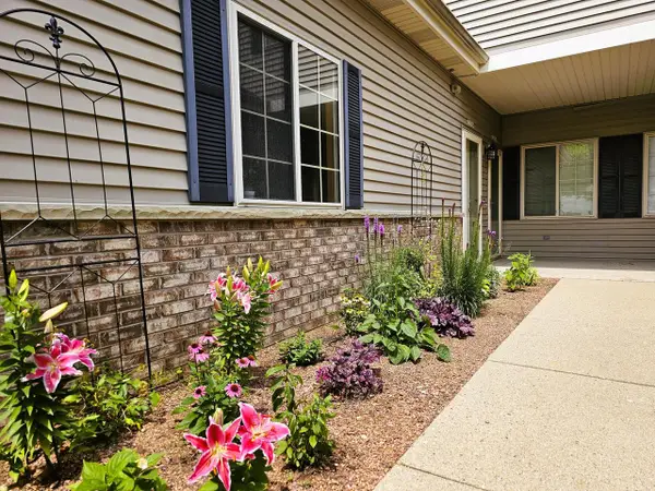2178 Pine Ridge COURT #D, Grafton, WI 53024