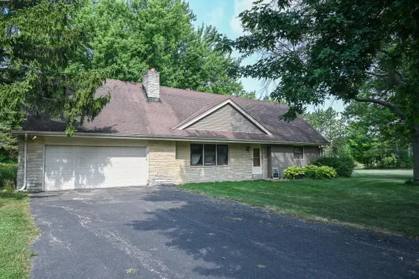 993 Middle Ridge DRIVE, Hubertus, WI 53033