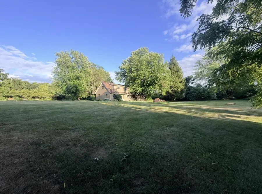 993 Middle Ridge DRIVE, Hubertus, WI 53033 - #2