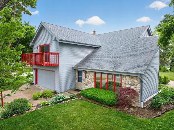 6028 Quaker Hill ROAD, Racine, WI 53406